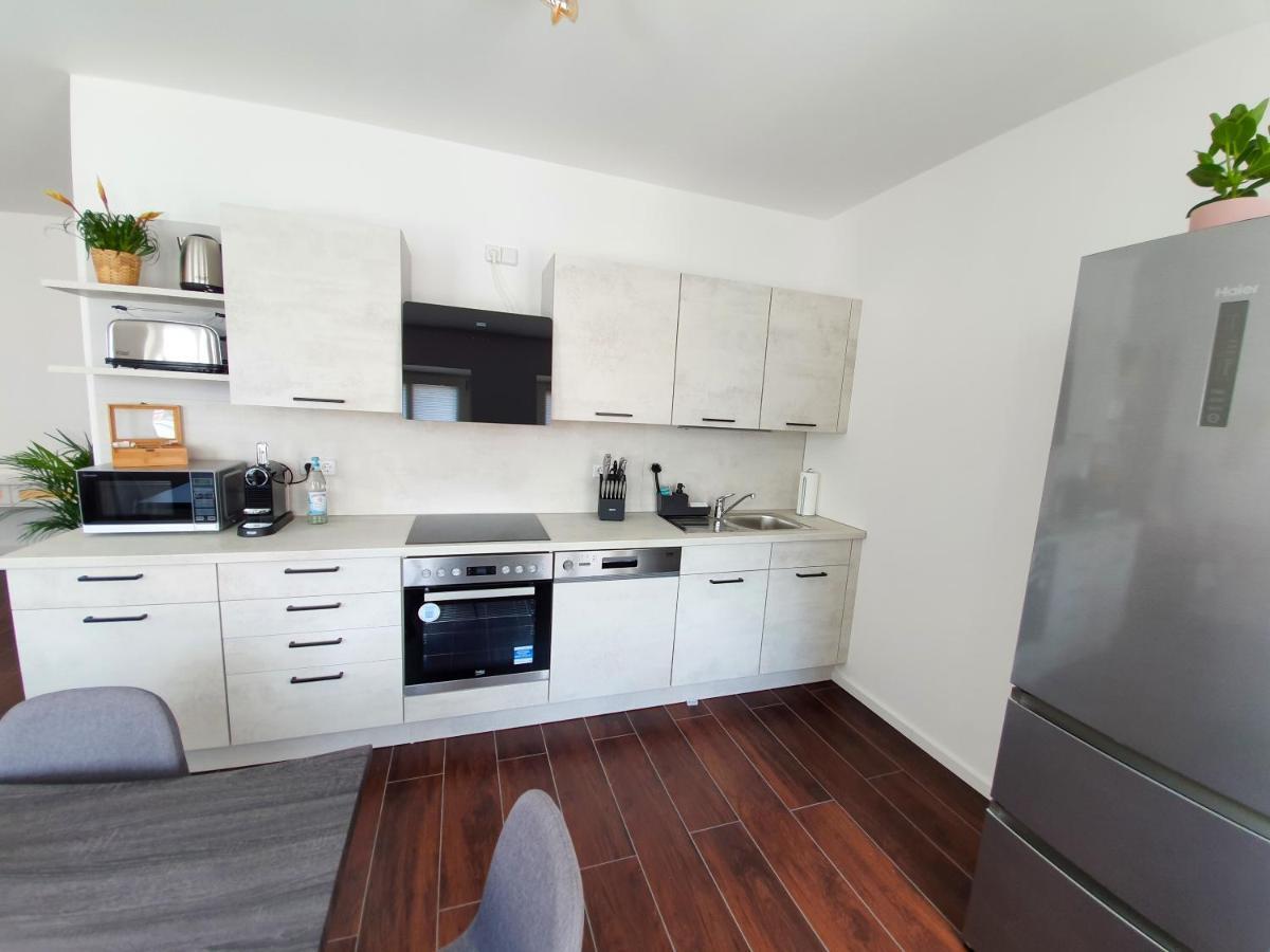 Pb Ferienwohnungen - Fewo 7 - Stilvoll Eingerichtetes Apartment Im Herzen Senftenbergs Extérieur photo